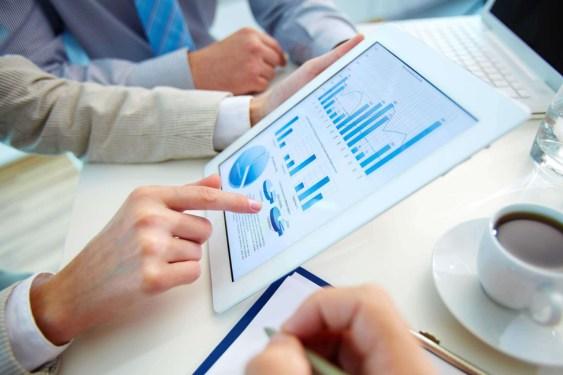 تقنيات تحليل وتوقع البيانات المالية