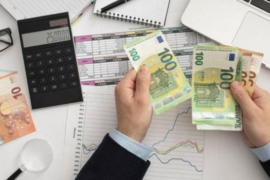 التنبؤ ودراسة التدفق النقدي